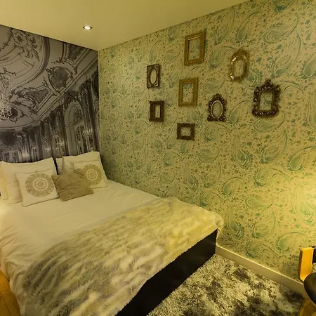 Lisbon4real: Deluxe 1br In Principe Real Apartment