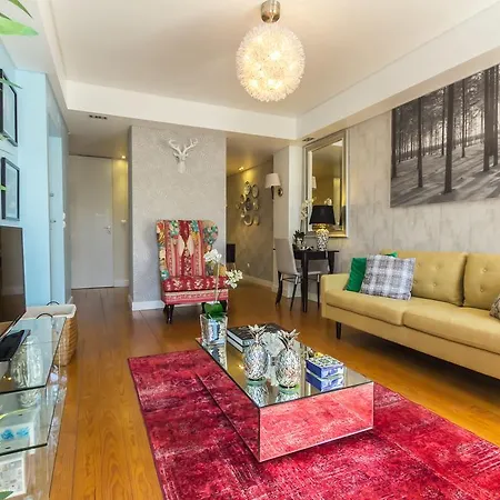 Lisbon4real: Deluxe 1br In Principe Real * Lisbon